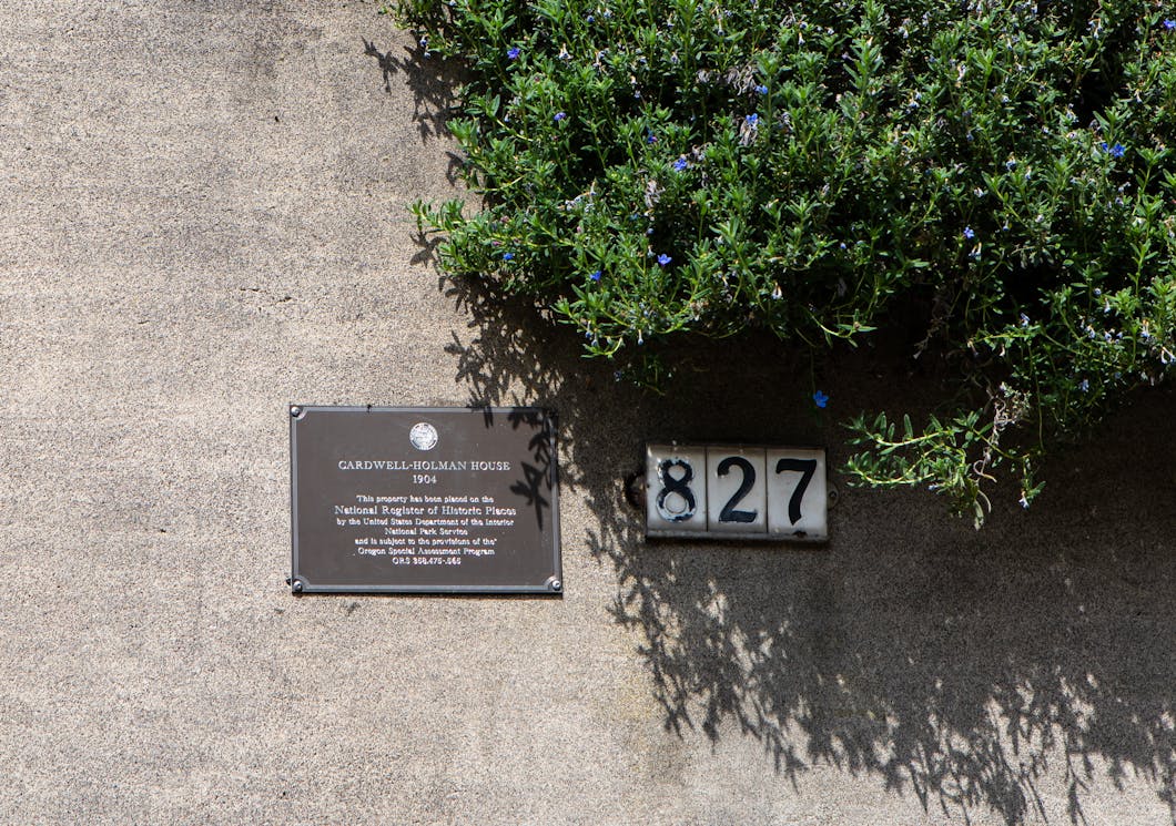 Plaque, Cardwell-Holman House - Portland, Oregon
