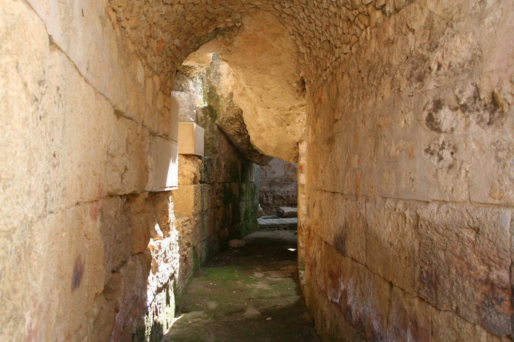 amphitheater tunnel, italica