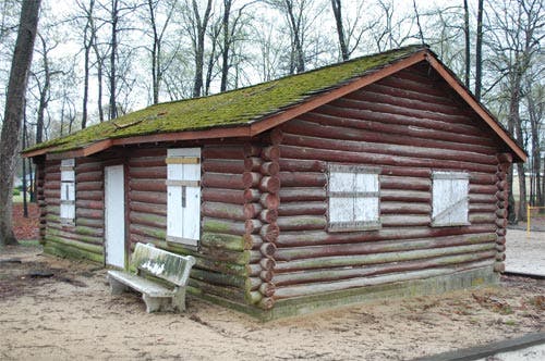 Chambers Park Log Cabin