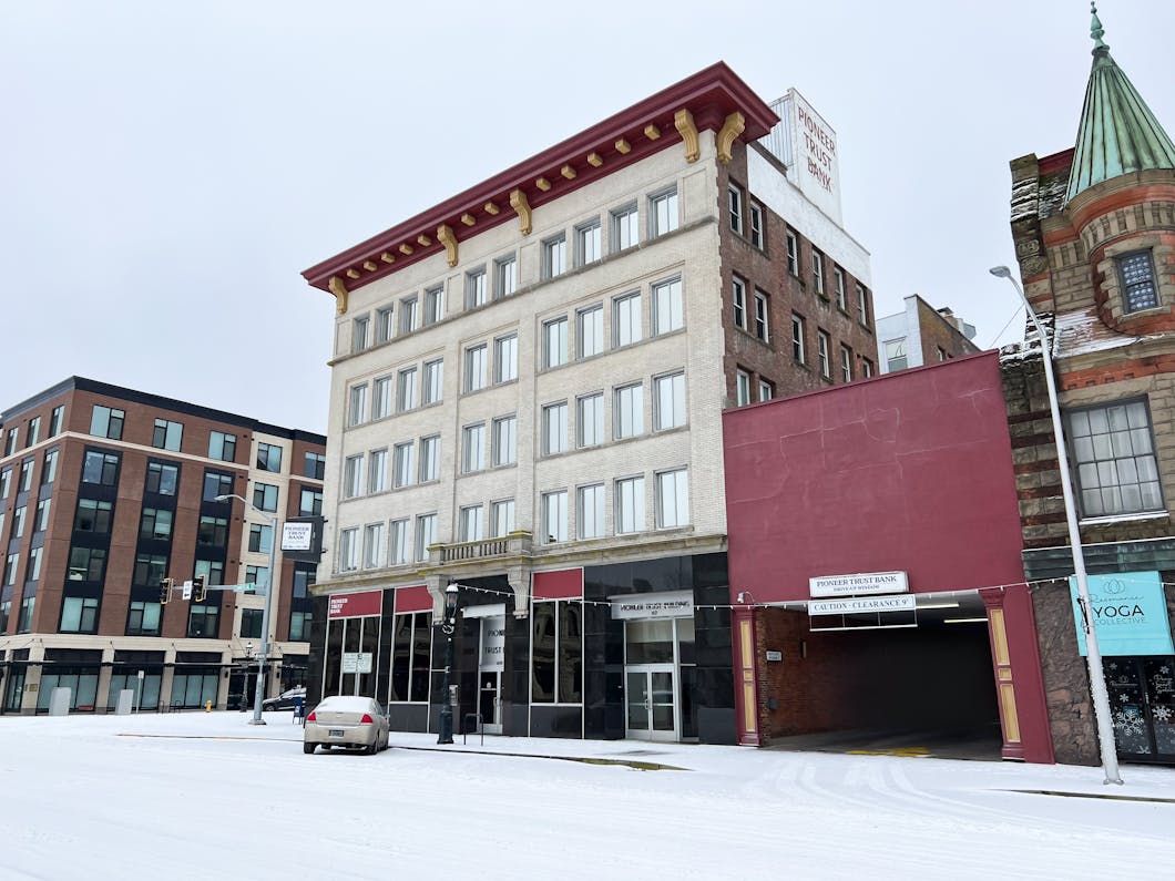 Front Exterior, Pioneer Trust Bank - Salem, Oregon