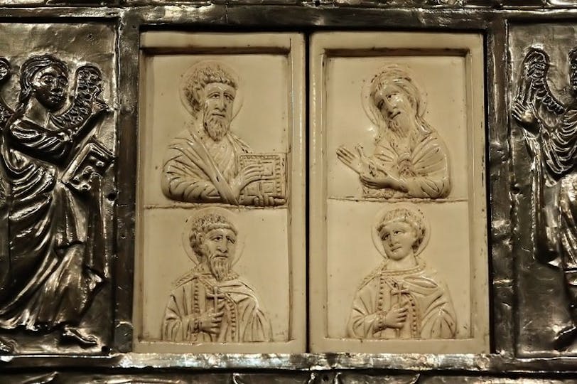 silver book cover (1170)