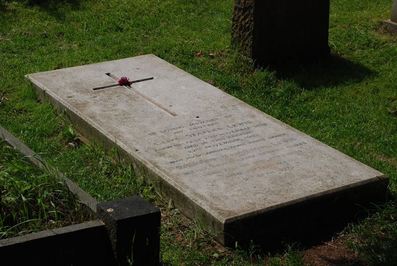 grave of c.s. lewis