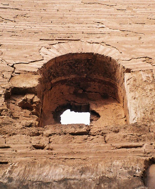 Arches window fresco detail Resafa