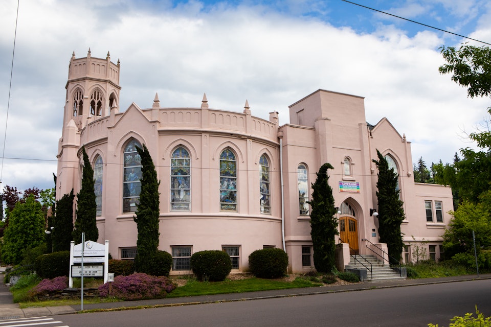 UU Church Exterior, Oregon City, Oregon