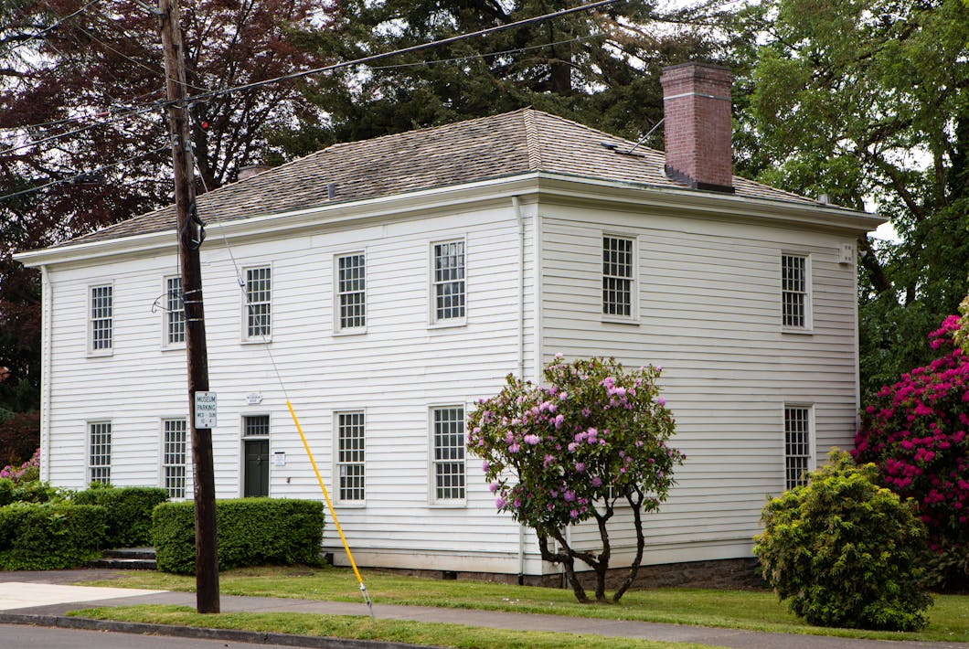 McLoughlin House from NE, Oregon City, Oregon