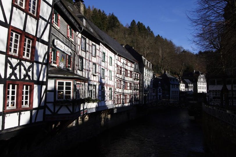 riverside houses